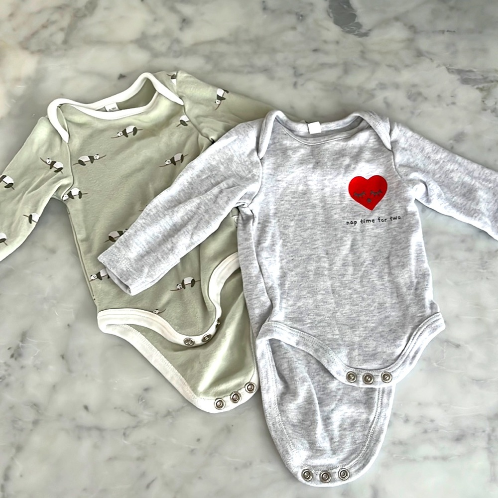 Baby Mori 0-3 months long sleeve bodysuit w/ heart